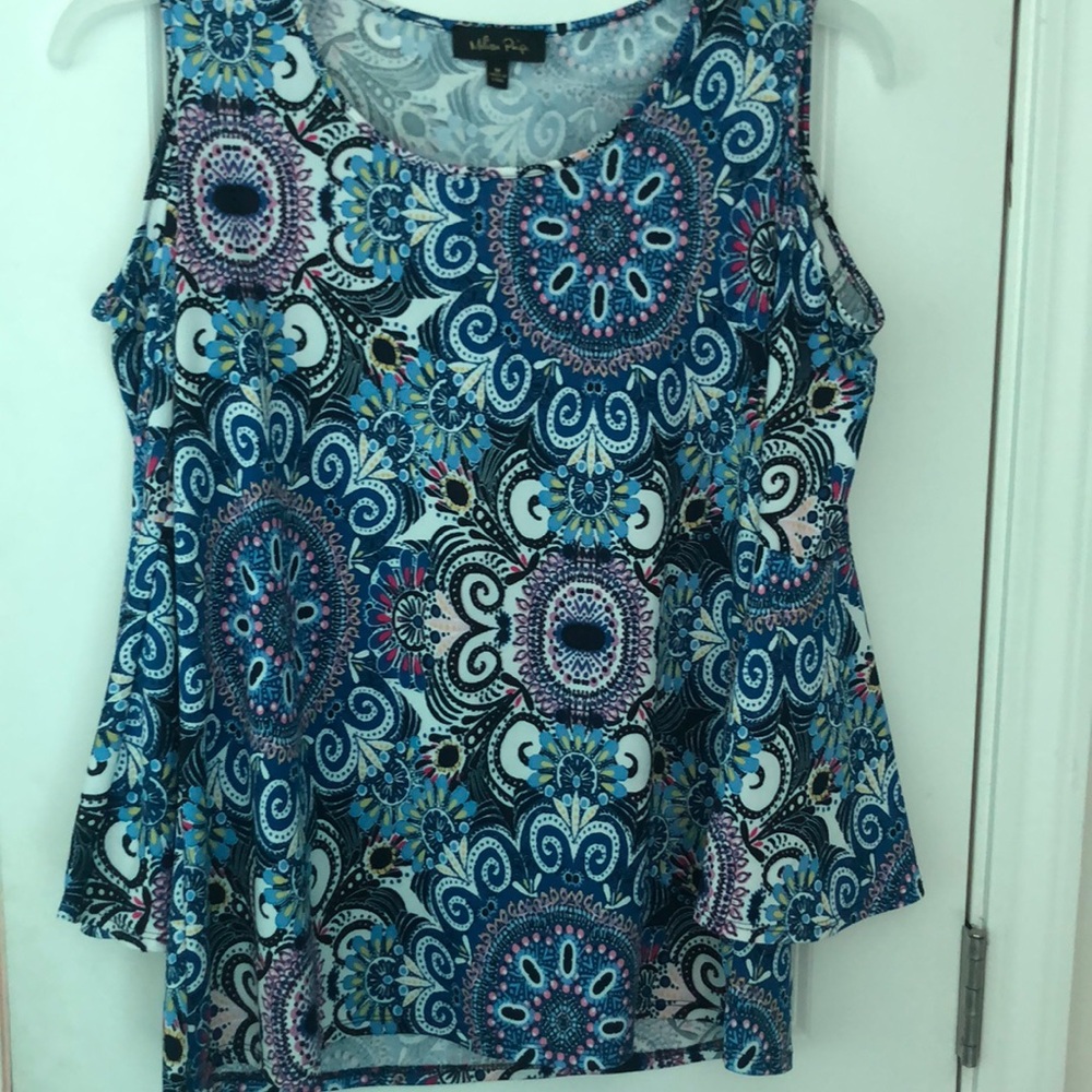 Medium multicolored shirt